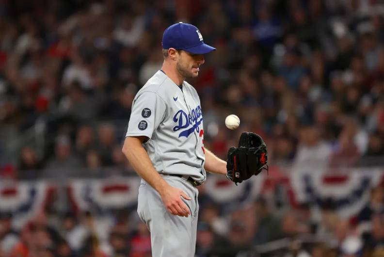 Baseball player Scherzer is exciting the game due to pain with rear arm muscles fits