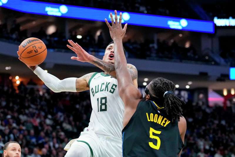 Curry Scores 38 Points Warriors Win
